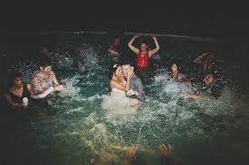 But Isn T A Swimming Pool Wedding Party Kind Of The Perfect Way To End The Night And Wait This Is Not It Pool Wedding Party Swimming Pool Wedding Pool Party
