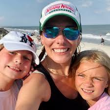 Anna Morgan Hewitt (@beachlivinganna) • Instagram photos and videos