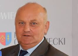 30 lat samorządu. Zobacz kto w tym czasie rządził Ćmielowem. Prezentujemy  sylwetki burmistrzów [ZDJĘCIA]