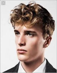 3/5 männer mit locken lassen sie 2021 natürlich sprießen. 10 Frisuren Manner Locken Ideas Mens Hairstyles Curly Hair Men Medium Hair Styles