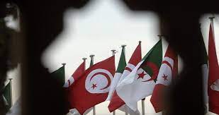 فقبل المباراة التقى الجميع بالأحضان في صورة تؤكد العلاقة المميزة التي تربطهم جميعها. Ø³Ø¹ÙŠØ¯ ÙÙŠ Ø±Ø³Ø§Ù„Ø© Ù„ØªØ¨ÙˆÙ† ØªÙˆÙ†Ø³ ÙˆØ§Ù„Ø¬Ø²Ø§Ø¦Ø± Ø´Ø¹Ø¨ ÙˆØ§Ø­Ø¯ Radio Marina