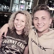 I never knew her myself that I can remember but she graduated in 68, her  last name was Espinosa. RIP Linda