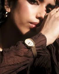 Jane Tethered Gold/Champagne