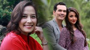Kepergok Bareng Atalarik Lagi Vonny Cornelia Ngaku Sedang Kasmaran Dan Pamer Cincin Di Jari Manis Tribun Jabar