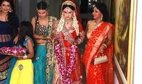 Yeh Rishta Kya Kehlata Hai Actress Pooja Joshi Marries Manish Arora See New Wedding Pictures India Com Pooja joshi aka varsha of star plus' popular show yeh rishta kya kehlata hai recently in the pictures shared on instagram, pooja is seen holding her little munchkin in her arms and the actress got married to manish arora, a businessman from akola. yeh rishta kya kehlata hai actress
