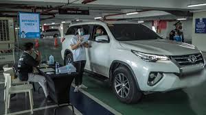 Dunkin donuts drive thru quezon city. Drive Thru Service Top Gear Philippines