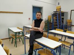 Είναι αυτοί που αναμένουν τις θεατρικές. Glykeria Mpasdekh Panta Gia Enan An8rwpo Grafeis Kai 3afnika Symbainei Na Swzetai Ena E8nos To Koyti Ths Pandwras