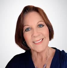 Kim Compton's Instagram, Twitter & Facebook