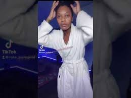 Yaitu menari dengan diiringi oleh lagu yang biasa digunakan pada aplikasi tiktok dengan konten vidio pendek. Santana Slim Buss It Challenge Video In White Robe All To Learn