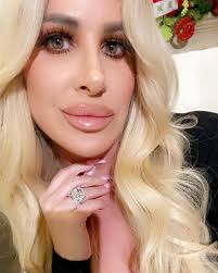 Kim zolciak led a family discussion for the best strip clubs in atlanta. Kim Zolciak Biermann Prispevky Facebook