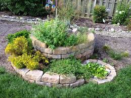 30 Ideen Zum Thema Krauterspirale Selber Bauen Garten Landschaftsbau Garten Pflanzen