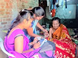 After facing dowry harassment, 'Khemeshwari' became a bank friend. | दहेज  प्रताड़ना झेलकर 'खेमेश्वरी' बनी बैंक सखी: सालाना 2 करोड़ का लेनदेन कर बनी  लखपति दीदी, आजीविका ...