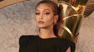 Gigi Hadid Catwalk di Milan Fashion Week, Ditonton Mantan Leonardo