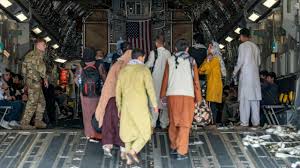 Taliban stopped afghan un staff member trying to reach #kabul airport. Edkid Khlfr1wm