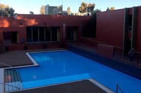 24 h reception the lobby features bright open spaces, a small bar and lounge, furnished in a mix of aboriginal and urban themes. Hotel In Yulara The Lost Camel Hotel A Member Of Mercure Hotels Ticati Com