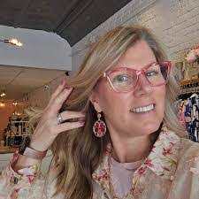 Elizabeth Patenaude's Instagram, Twitter & Facebook