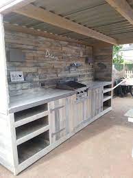 Outdoor Kitchen Made From Repurposed Pallets Recyclart Outdoor Kitchen Outdoor Kitchen Design Outdoor Kitchen Countertops