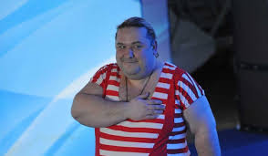 Однако недавно он разительно изменился, сбросив 51 килограмм. Po2zan4lqpuadm