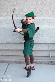 Even king henry viii knew of the legend and in 1510, he and his friends dressed up as i hope you enjoy it and make one for yourself. Diy Family Robin Hood Costumes Snap Happy Mom
