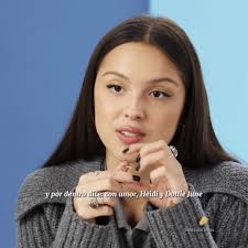 Olivia hablando de sus anillos #oliviarodrigo