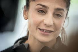 Sonja vil have nydanskere med til byfest og lavede en invitation, som alle  kan forstå