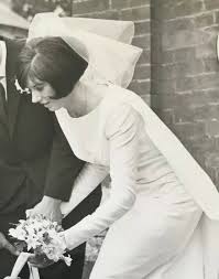 While queen victoria is largely credited with being the person who popularized the white wedding dress tradition as we know it today, she wasn't the first woman to wear white on her. History Of The Wedding Dress Arabia Weddings