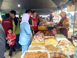 Mufradat di bawah adalah pilihan dari kosakata yang pernah diposting di blog ini. Bazar Ramadan Perkarangan Stadium Popular Di Kota Bharu Malaysia Aktif