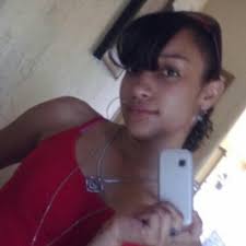 eve herrera (@uniquebxtchX3)