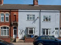 The centre is situated on a main bus route. Houses For Sale To Rent In Dn34 4pr Landeck Avenue Park Grimsby
