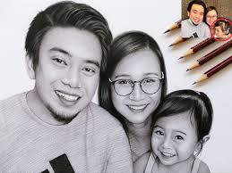 Pose for family portrait 👪