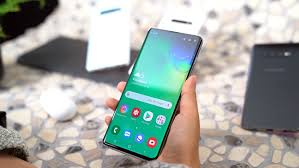 This smartphone is available in 2 other variants like 8gb ram + 512gb storage, 12gb ram + 1tb storage with colour options like black, ceramic black, ceramic white. You Can Now Get The Samsung Galaxy S10 With 1tb Storage In Malaysia For Rm5999 And Get A Galaxy A9 Rm1999 For Free Technave