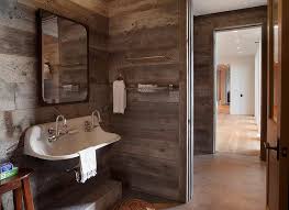 It's designed with a budget in mind and does a pretty good it has one small bedroom and a full bathroom, as well as an upstairs, lavatory, and balcony. Cabin Bathrooms Design Ideas