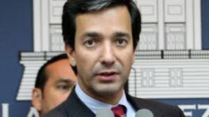 Fortuño pide un voto íntegro bajo insignia de la Palma