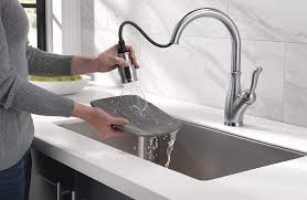 leland single handle kitchen sink faucet