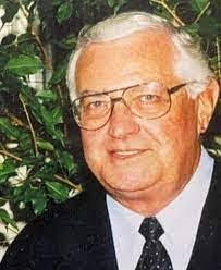 Robert Poppleton's Instagram, Twitter & Facebook