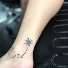 Resultado De Imagen De Wave And Palm Tree Tattoo Idee Per Tatuaggi Tatuaggio Onda Tatuaggi Piccoli