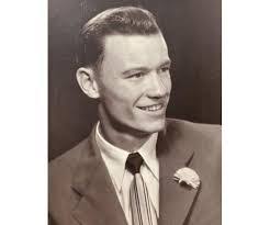 Travis Hollifield's Instagram, Twitter & Facebook