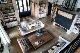C Etait Un Ancien Depot Des Chemins De Fer Planete Deco A Homes World Planete Deco Batiment En Brique Maison De Vacances