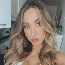 Alisha Cummings's Instagram, Twitter & Facebook