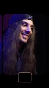 Mi favorita de tocar en vivo. 🔥 El soundtrack para todos los que se  sienten Meh 🤟🫤 Abrazo family 🫶