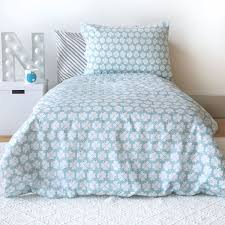 Kinder Bettwasche In Hellblau Und Weiss Mit Klee Muster Aus Baumwolle Connox Beunique Kinderbettwaesche Kind Kinderbettwasche Bettwasche Bettwasche Kinder