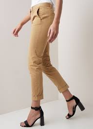 Tommy hilfiger chinos strike the perfect balance between smart and effortless. Tommy Hilfiger Heritage Slim Fit Chino Mit Stretch Kamel De Bijenkorf