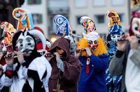 Because i hear a different drummer by novowyr. Morgestraich So Bunt Startet Die Basler Fasnacht Panorama Stuttgarter Zeitung