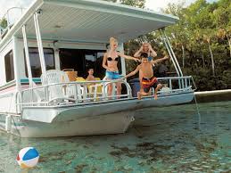 There is a hour and half interactive narration by the captain aboard custom built, 60 passenger and a 47 passenger pontoon boat, the native ii or eagle. St John S River Houseboat Photos Pictures