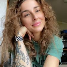 The Jarl gifts you this guitar. What you naming it?