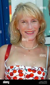The writer Elisa Bell arriving at the Sleepover Premiere at the Arclight  Theatre in Los Angeles. June 27, 2004. BellElisa writer047 Red Carpet  Event, Vertical, USA, Film Industry, Celebrities, Photography, Bestof, Arts