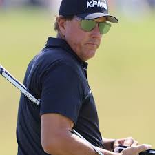 'the phil mickelson experience' is back — buckle up. Us Open Golf 2021 Phil Mickelson Angered By Fan S Phone Ringing At Torrey Pines