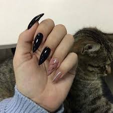 Instanailfeed Drop A Comments Blow Tag Your Best Friends Matte Maroon Red And Taupe With Gold Glitter And Crystals On Tirnak Fikirleri Basarmak Manikur