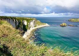 Carraig fhearghais ˌkaːɾˠəɟ ˈaɾˠɣəʃ, meaning fergus' rock) is a large town in county antrim, northern ireland.it sits on the north shore of belfast lough, 11 miles (18 km) from belfast.the town had a population of 27,998 at the 2011 census. Carrickfergus Nordirland Tourismus In Carrickfergus Tripadvisor