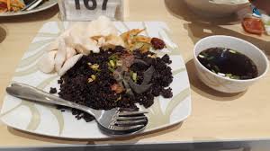 Resep rawon surabaya merupakan rawon spesial, rasanya mantab dengan daging empuk yang menggugah selera. Mencicipi Nasi Goreng Rawon Surabaya Yang Menggugah Selera Faktualnews Co
